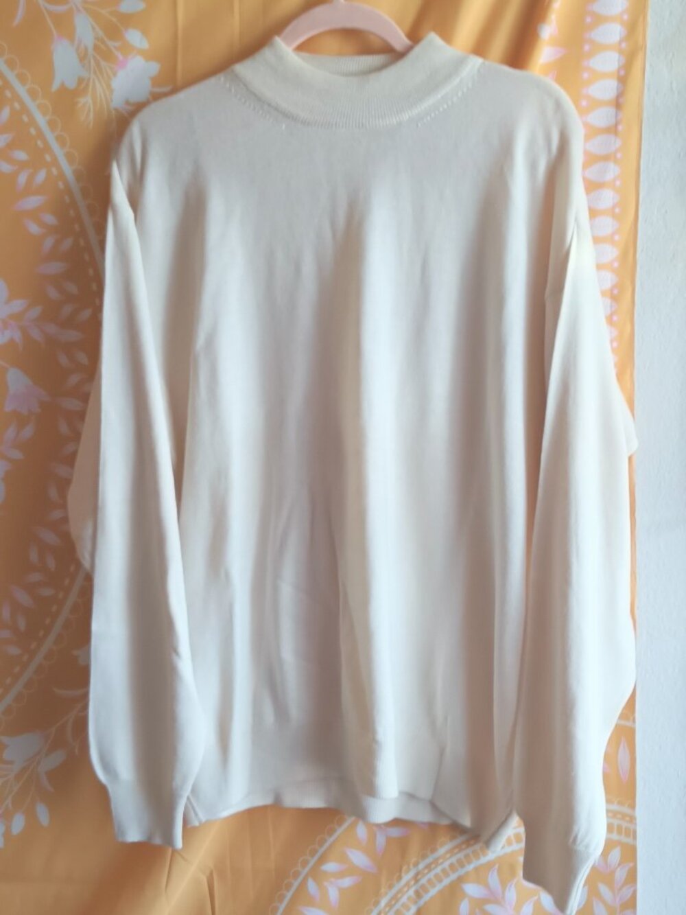 Vintage 1980s Fiji Lightweight White Knit Mock Neck Large Sweater